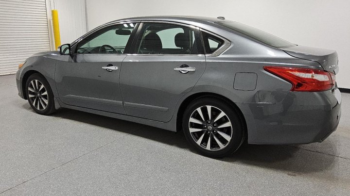Nissan Altima  2016