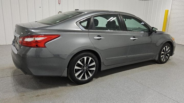 Nissan Altima  2016