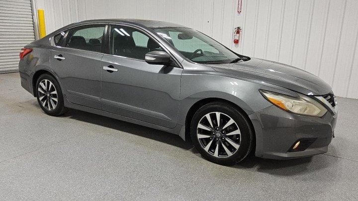 Nissan Altima  2016