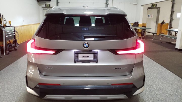 BMW X1  2023