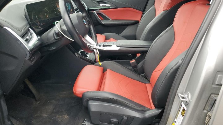 BMW X1  2023