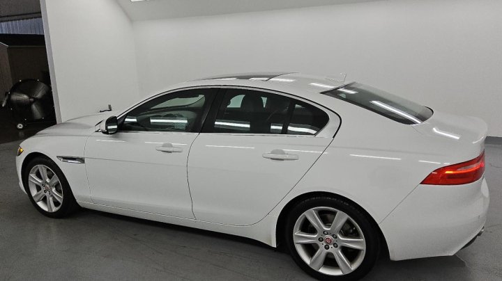 Jaguar XE  2017