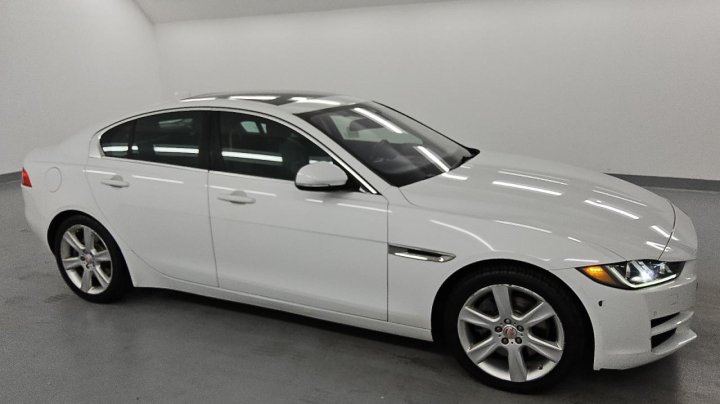 Jaguar XE  2017