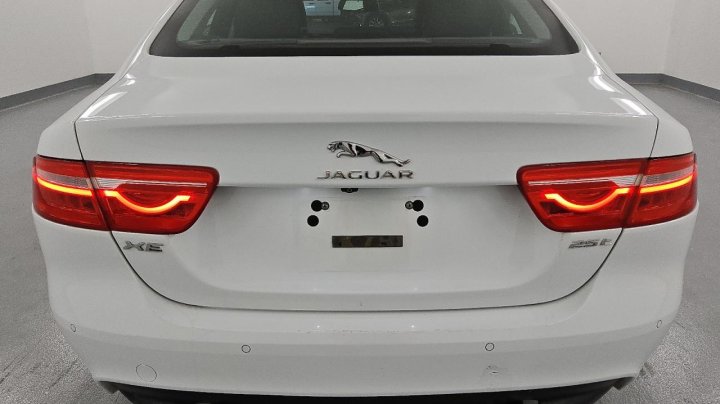 Jaguar XE  2017