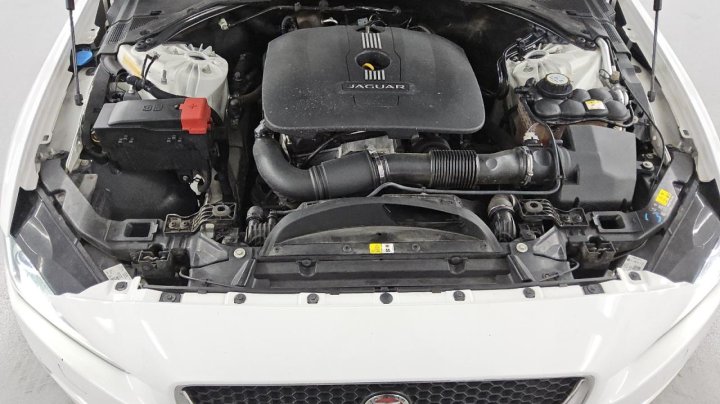 Jaguar XE  2017