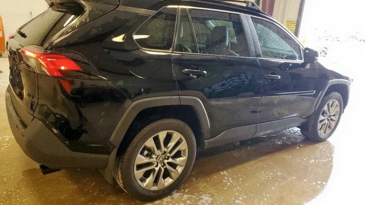 Toyota RAV4  2025