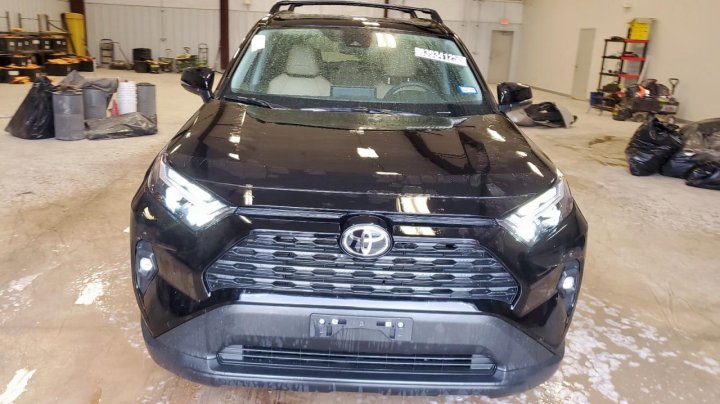 Toyota RAV4  2025