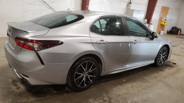 Toyota Camry  2023