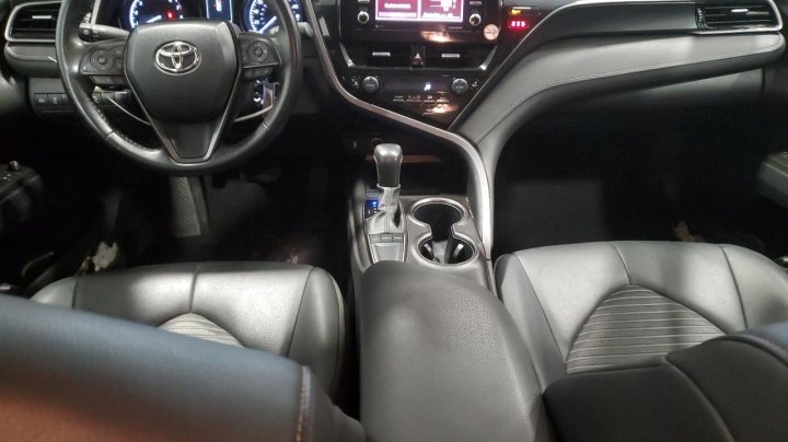 Toyota Camry  2023