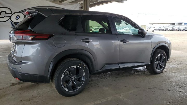 Nissan ROGUE  2024
