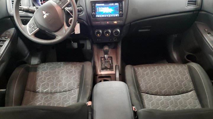 Mitsubishi OUTLANDER SPORT  2023