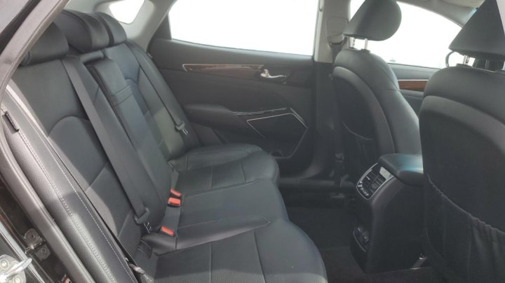 KIA CADENZA  2017