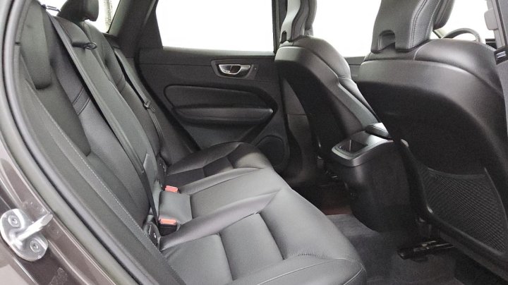 Volvo XC60  2023
