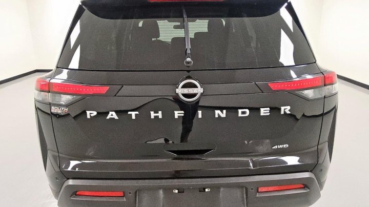 Nissan Pathfinder  2023