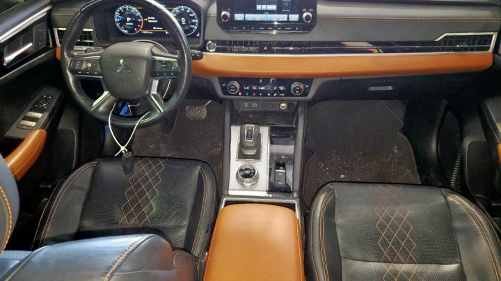 Mitsubishi Outlander  2022