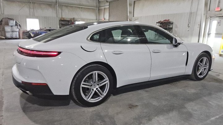 Porsche Panamera  2025