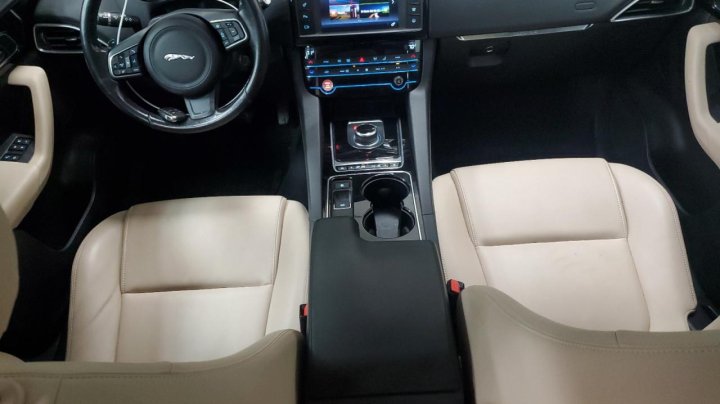 Jaguar F-Pace  2017