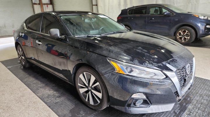 Nissan Altima  2019