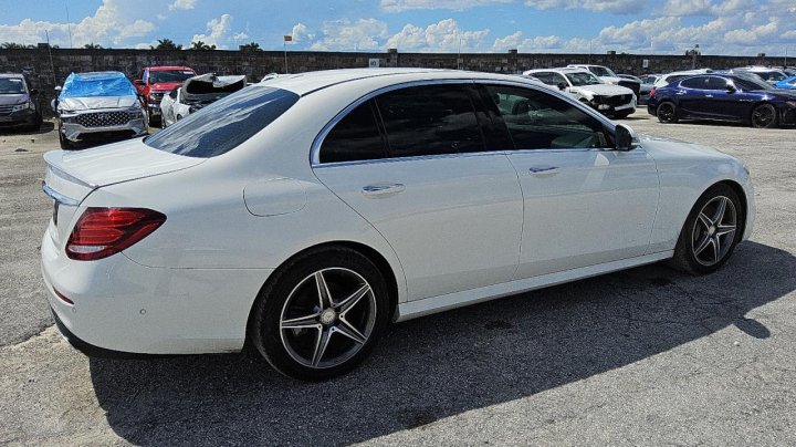 Mercedes-Benz E  2017