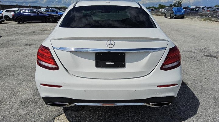 Mercedes-Benz E  2017
