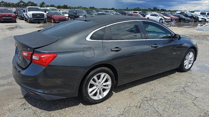Chevrolet Malibu  2016