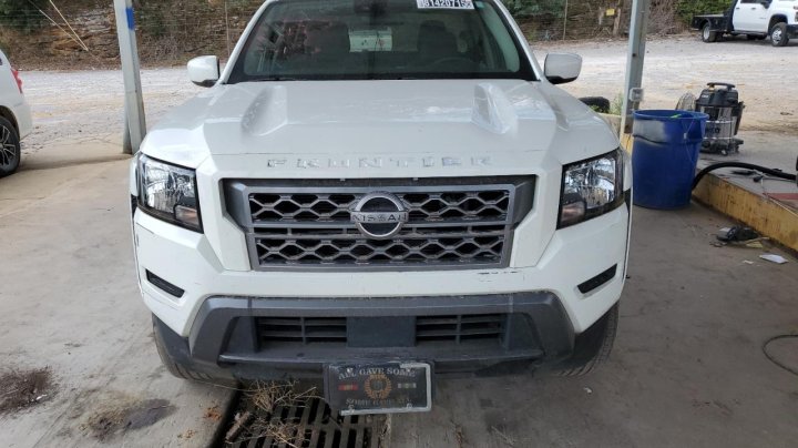 Nissan Frontier  2022