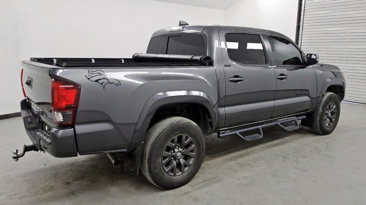 Toyota TACOMA  2022