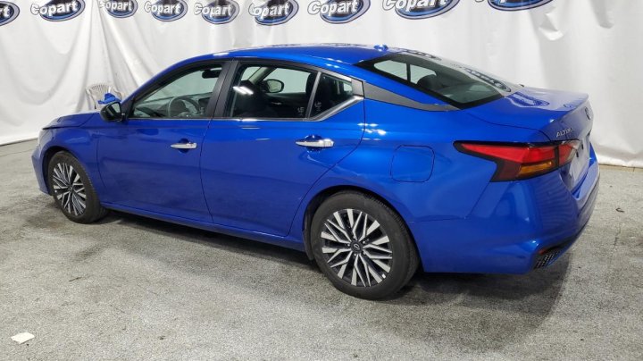 Nissan Altima  2025