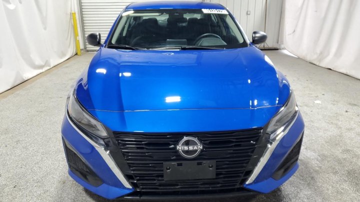 Nissan Altima  2025