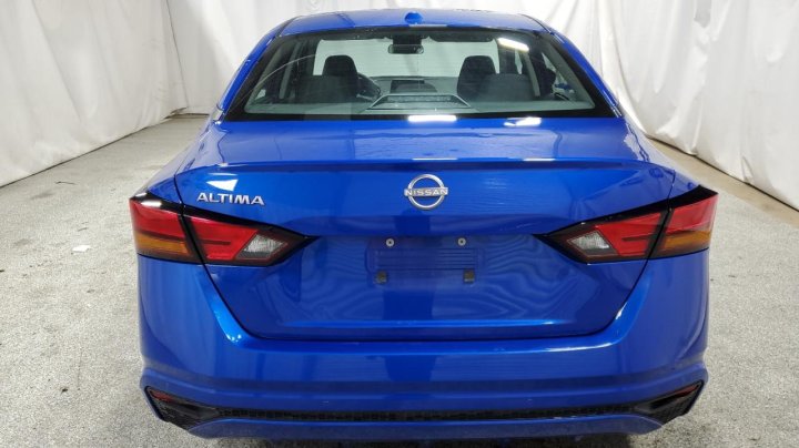 Nissan Altima  2025