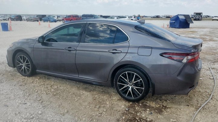 Toyota Camry  2023