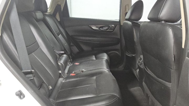 Nissan ROGUE  2018