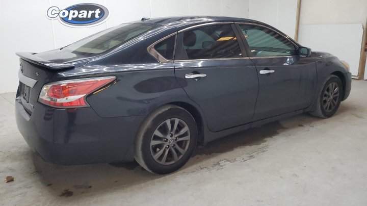 Nissan Altima  2015
