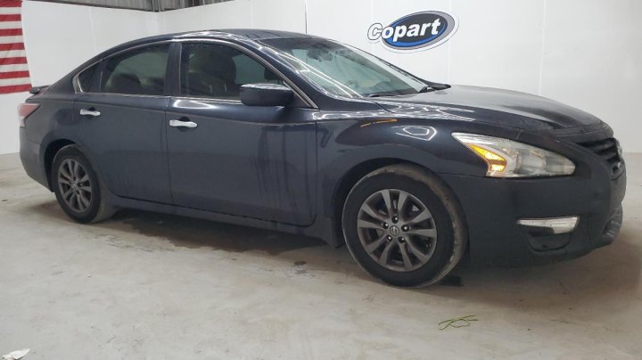 Nissan Altima  2015