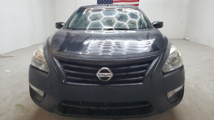 Nissan Altima  2015