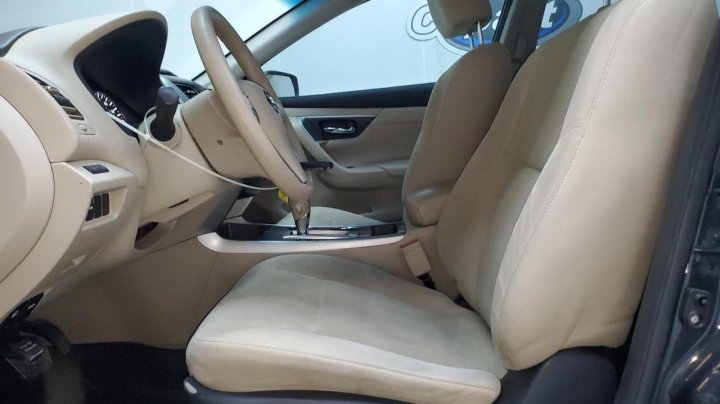 Nissan Altima  2015