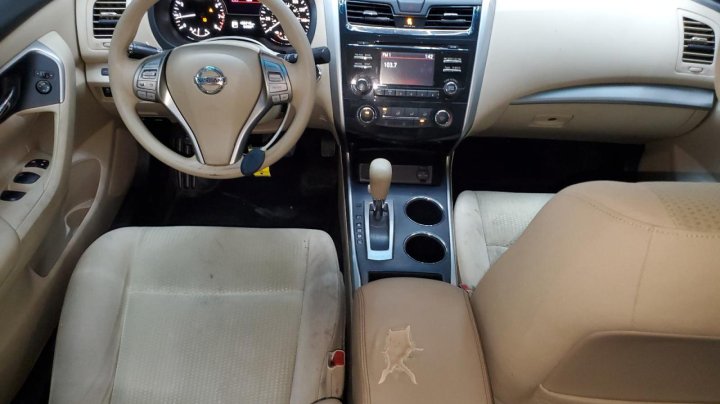 Nissan Altima  2015