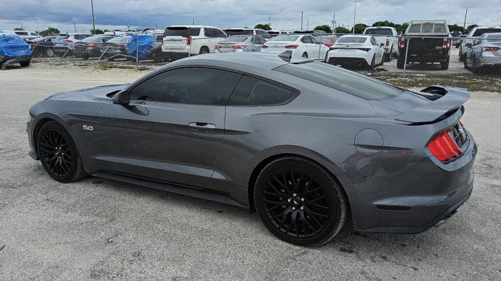Ford MUSTANG  2021
