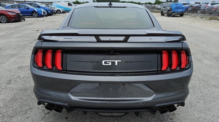 Ford MUSTANG  2021