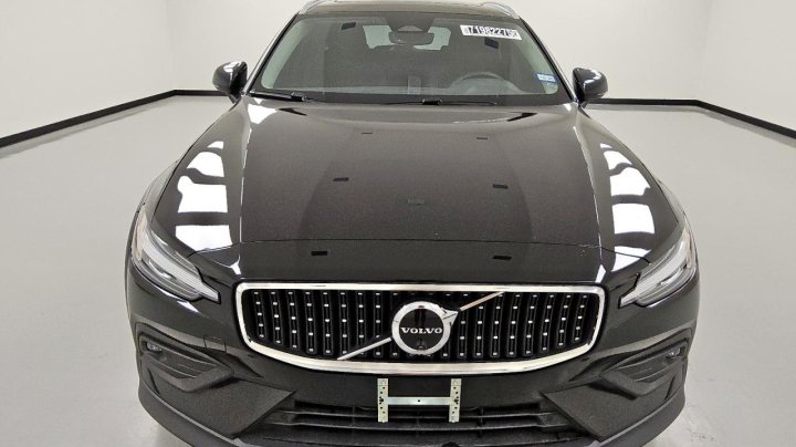 Volvo V60 CROSS COUNTRY  2025