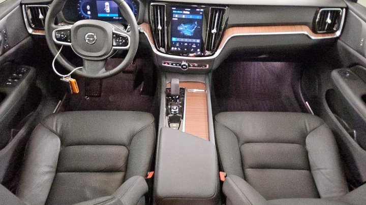 Volvo V60 CROSS COUNTRY  2025