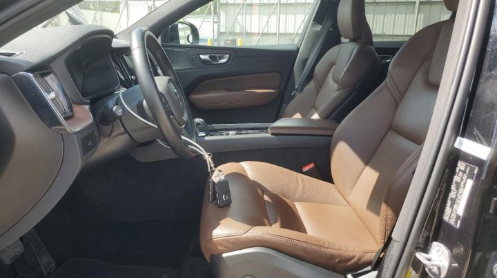 Volvo XC60  2023