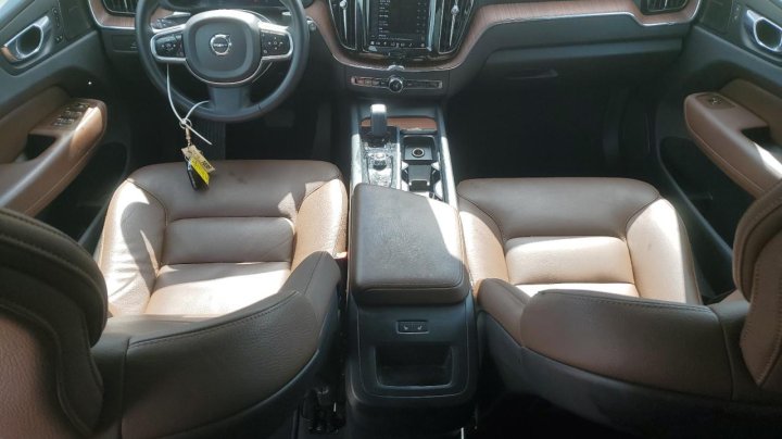 Volvo XC60  2023