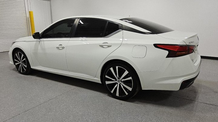 Nissan Altima  2022
