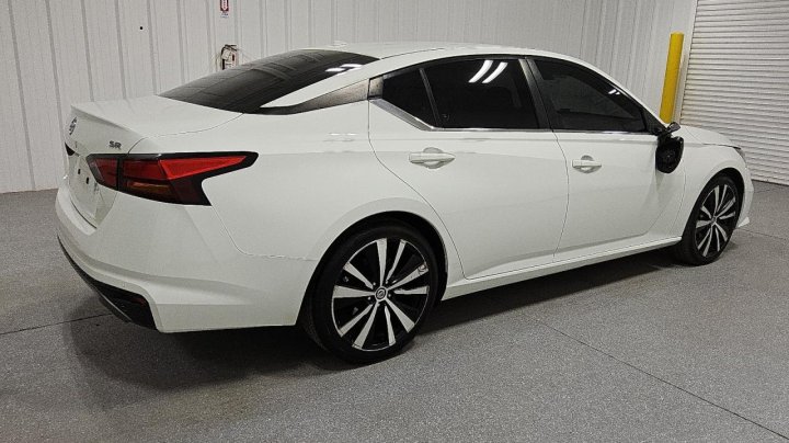 Nissan Altima  2022