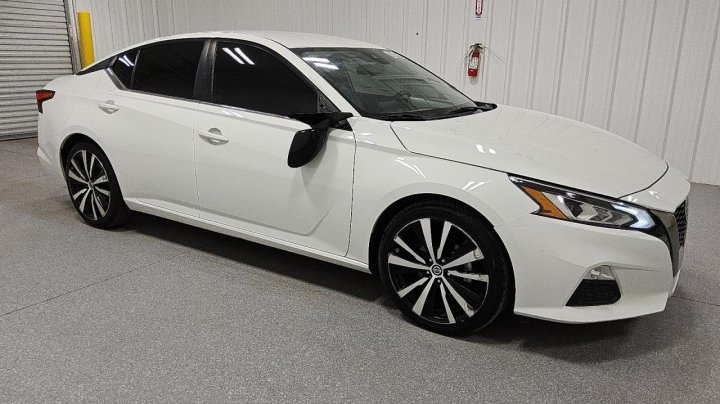 Nissan Altima  2022