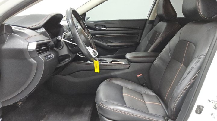 Nissan Altima  2022