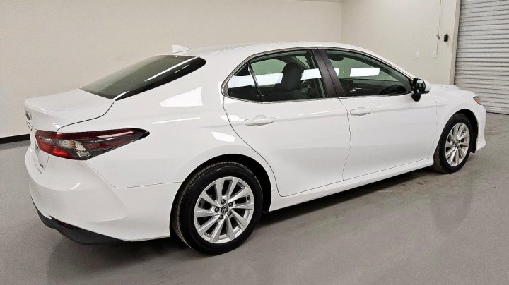 Toyota Camry  2021
