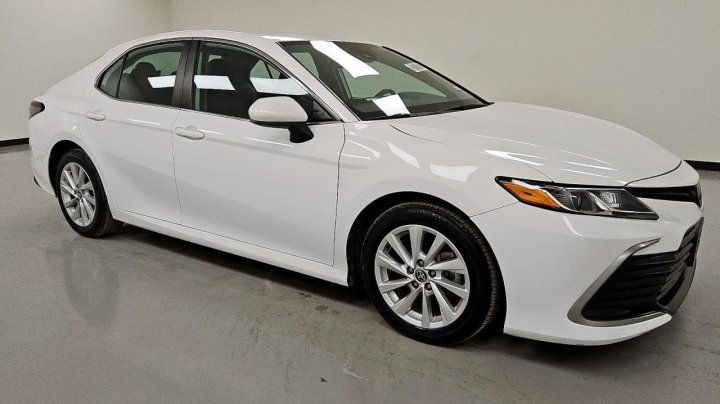 Toyota Camry  2021