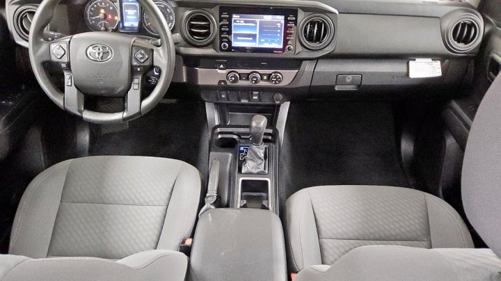 Toyota TACOMA  2021